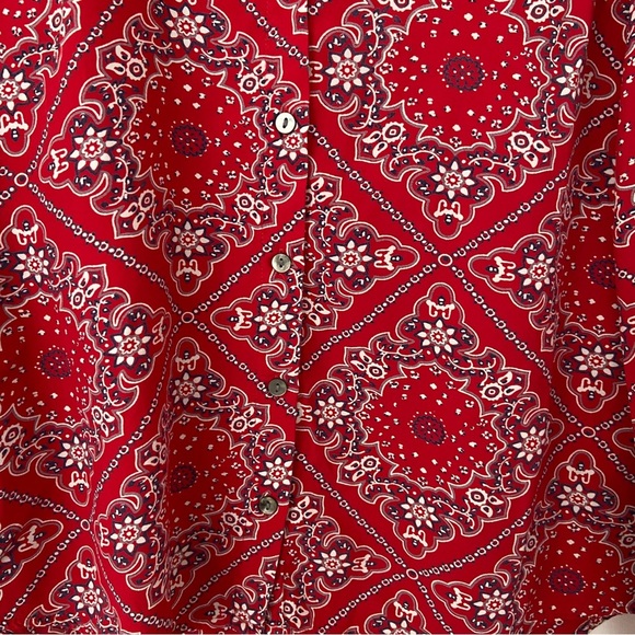 TOMMY HILFIGER RED/WHITE/NAVY PAISLEY PRINT 100% RAYON BUTTON DOWN TOP, SMALL - Picture 3 of 10
